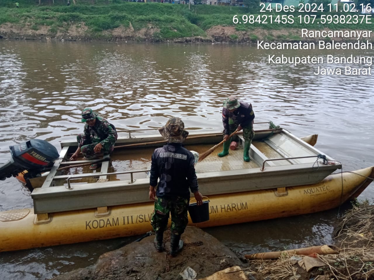 Sub 3 Sektor 7 Citarum Harum Angkat Tumpukan Sampah Di Bawah Jembatan