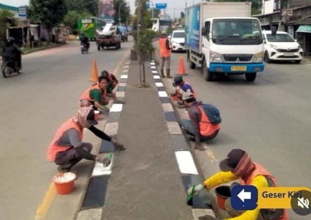 Menjelang arus mudik lebaran 2026 PPK 1.4 Jawa Barat laksanakan program padat karya tunai di ruas Bekasi – Cikarang – karawang