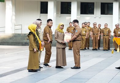 Pemkot Bandung Lepas 63 ASN Purna Tugas, Sekda: Tetap Berkarya untuk Masyarakat