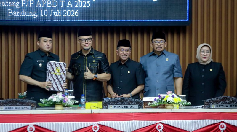 Jawab Pandangan Fraksi, Pemkot Bandung Fokus Tingkatkan Pengelolaan Lingkungan, Infrastruktur, dan Pelayanan Publik