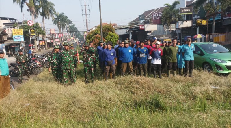 Sinergi Antara Forkopimcam dan FKDM Bojong Loa Kidul Gelar aksi Bersih – Bersih