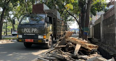 Pemkot Bandung Tertibkan 57 Bangunan Liar di Jalan Ibrahim Adjie