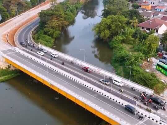Jembatan Kemang Pratama,yang dibagun ppk 1.4 jawa Barat belum dibuka secara resmi Masih Perapihan Tahap Akhir