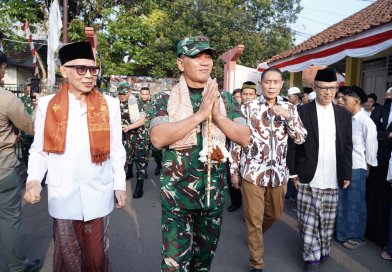Pangdam III/Siliwangi Kunjungi Tanwiriyyah Cianjur, Tekankan Peran Santri dalam Menjaga Persatuan dan Kemajuan Bangsa
