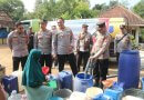 Polres Kuningan Salurkan Air Bersih dan Pengobatan Gratis di Cihanjaro