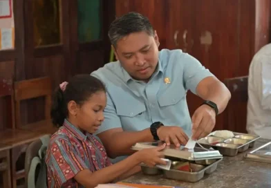 Para Siswa Sangat Senang Makan MBG Bersama Mas Dar