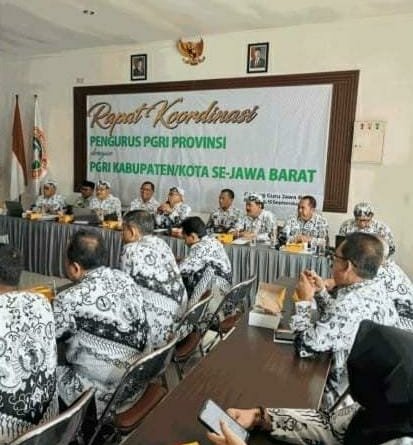 Pengurus PGRI Povinsi Jawa Barat melaksanakan rapat kordinasi dengan PGRI kabupaten /kota se Jawa Barat