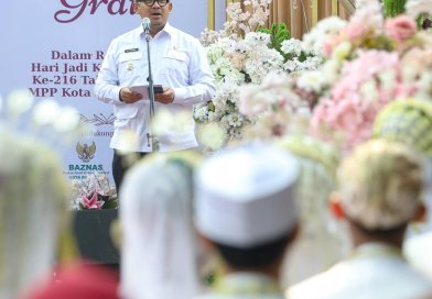 Nikah Massal Jelang HJKB, 15 Pasangan Dapat Buku Nikah hingga Kado Bulan Madu