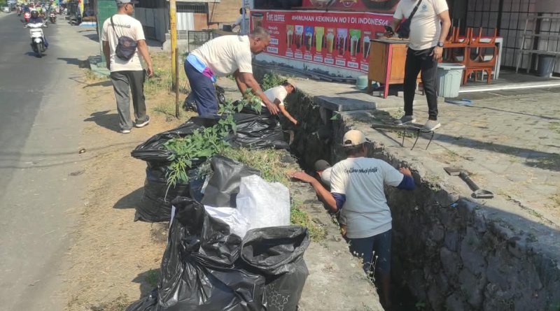 Tutup Rangkaian HUT Ke-10, DPW AMPHIBI Jatim Gelar Kerja Bakti Bersama Warga dan TNI-Polri di Candi Sidoarjo