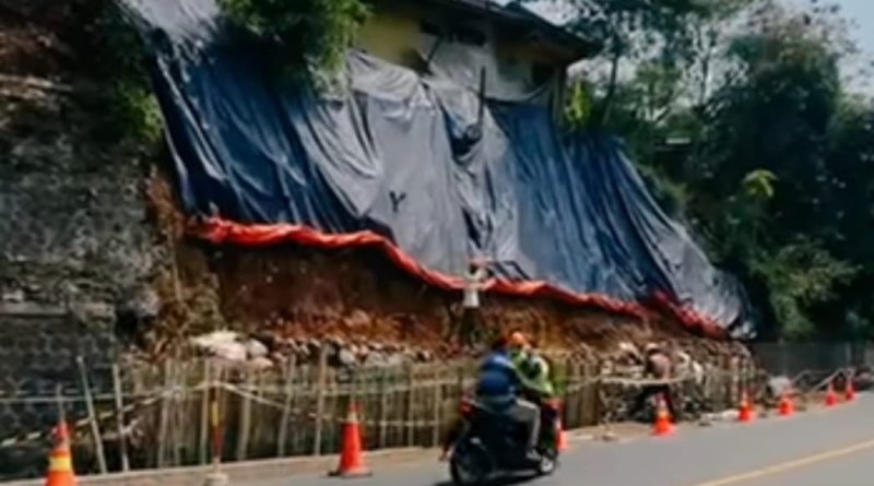 BBJN DKI Jakarta dan Jabar telah memulai penanganan darurat longsoran di jalan Nasional Pamulihan