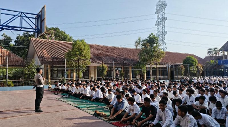 Tingkatkan Kesadaran Tertib Lalu Lintas dan Cegah Balap Liar, Sat Lantas Polres Kuningan Gelar “Police Goes to School” di SMAN 1 Mandirancan