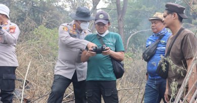 Turun Langsung ke Lokasi Kebakaran, Kapolres Kuningan Tinjau Pemadaman Karhutla di Kawasan TNGC