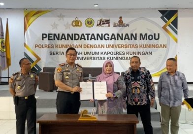 Kapolres Kuningan Berikan Kuliah Umum kepada Mahasiswa Baru Universitas Kuningan