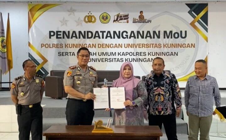 Kapolres Kuningan Berikan Kuliah Umum kepada Mahasiswa Baru Universitas Kuningan